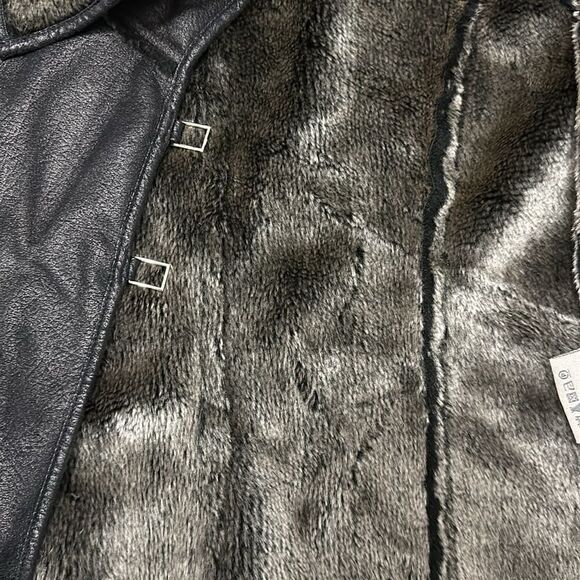 Earl Ruthenburg size 2 Sherpa coat - Picture 5 of 6